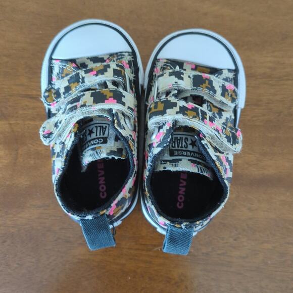 Converse Chuck Taylor All Star toddler Size 3 Pixel Cheetah Animal - Picture 2 of 6